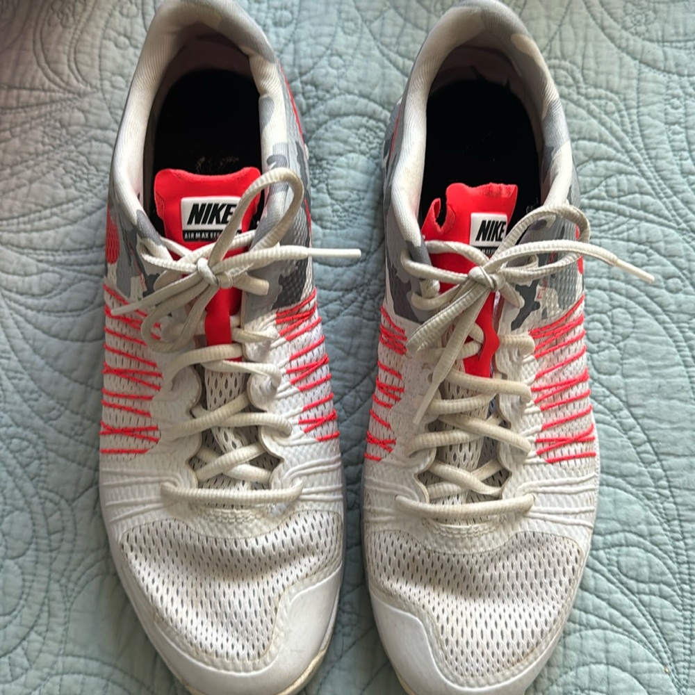Used Air Max Effort TR Shoes. Size 12. White and Grey Camo and Red